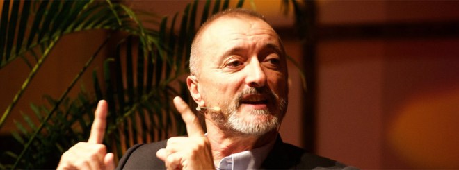 “Toda democracia inculta, es una casa de putas”: Arturo Pérez-Reverte.